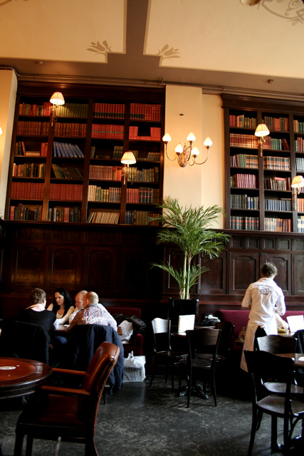 http://www.humle.se/punbb/images/upload/De-Drie-Gezusterscafe1.jpg