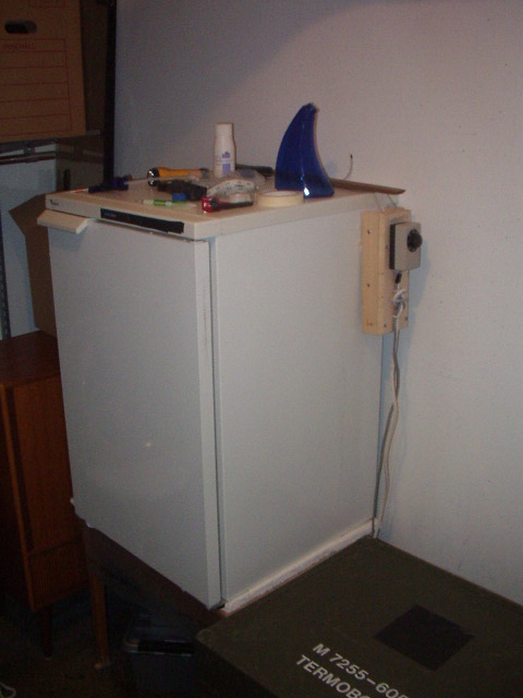 http://www.humle.se/punbb/images/upload/my_rebuilt_freezer.jpg